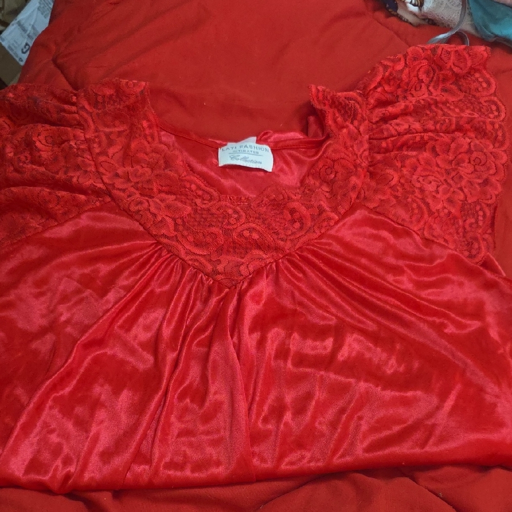Luxurious Red Lace Women's Night Gown